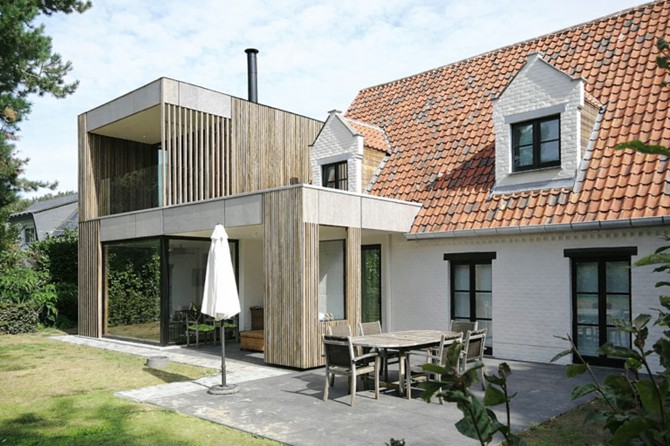 Maitre d’œuvre extension et surélévation de maison. Finition extérieure bois Douglas & panneau design